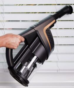 vacuum the wood blinds 251x300